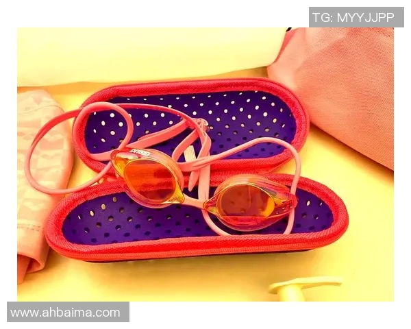 畅享水中乐趣必备游泳配件推荐全面解析提升游泳体验的多功能装备